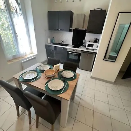 Le Jacques, Cosy, Central, Wifi 10 Mn Cite Medievale Apartment